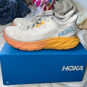 HOKAS ARAHI WOMENS